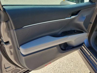 2023 Toyota Camry — photo 18 view
