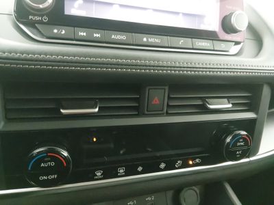 2024 Nissan Rogue — photo 18 view