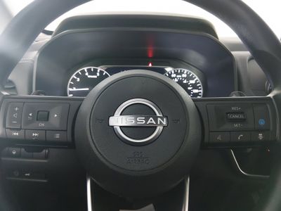 2024 Nissan Rogue — photo 12 view