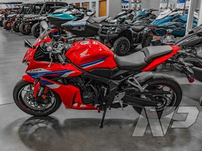 2026 Honda CBR650R E-Clutch - Photo 6