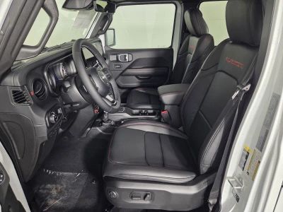2026 Jeep Gladiator — photo 8 view