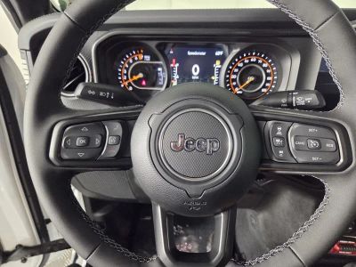 2026 Jeep Gladiator — photo 12 view