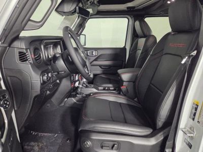 2026 Jeep Gladiator — photo 9 view