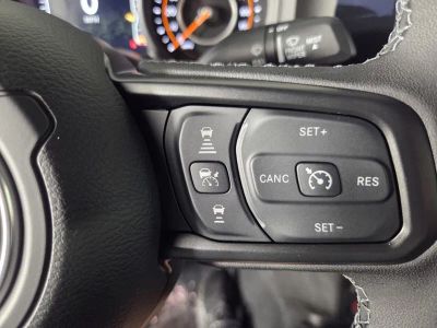 2026 Jeep Gladiator — photo 13 view