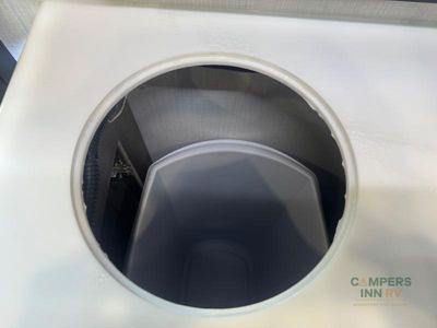 2025 Dynamax Isata 5 — photo 19 view
