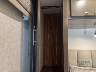 2025 Dynamax Isata 5 — photo 46 view