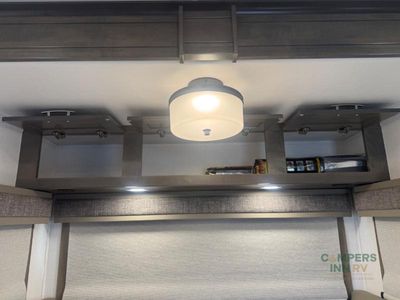 2025 Dynamax Isata 5 — photo 10 view