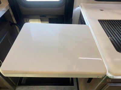 2025 Dynamax Isata 5 — photo 25 view