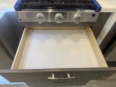 2025 Dynamax Isata 5 — photo 15 view