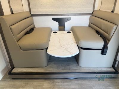 2025 Dynamax Isata 5 — photo 11 view