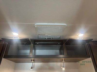 2025 Dynamax Isata 5 — photo 44 view