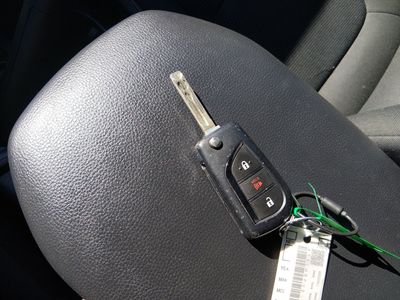 2025 Toyota RAV4 - Photo 15
