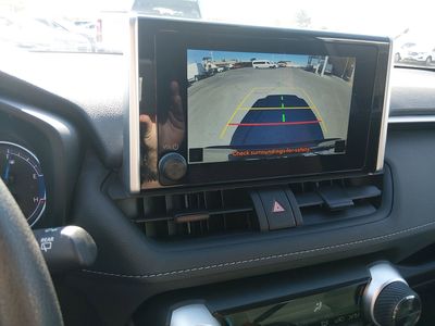 2025 Toyota RAV4 - Photo 16