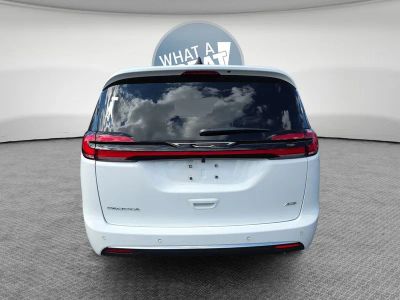 2027 Chrysler Pacifica — detail view