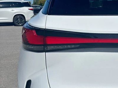 2026 Lexus RX — photo 10 view