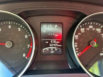 2016 Volkswagen Jetta Sedan — photo 10 view