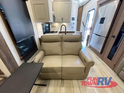 2024 Alliance RV Paradigm - Photo 18