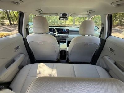 2024 Hyundai Kona — photo 8 view