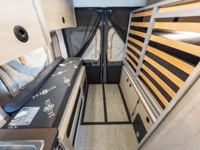 2027 Winnebago SOLIS — photo 13 view
