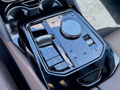2026 BMW 5 Series — photo 14 view