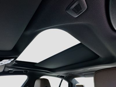 2026 BMW 5 Series — photo 15 view