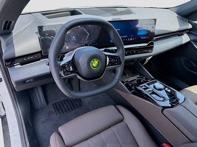 2026 BMW 5 Series — photo 7 view