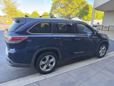 2016 Toyota Highlander - Photo 3
