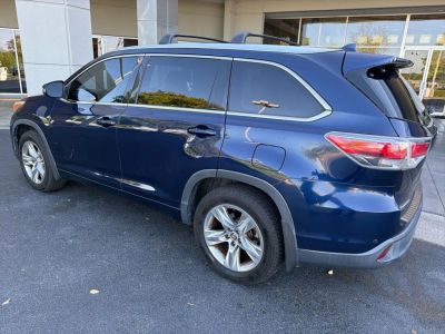 2016 Toyota Highlander - Photo 4