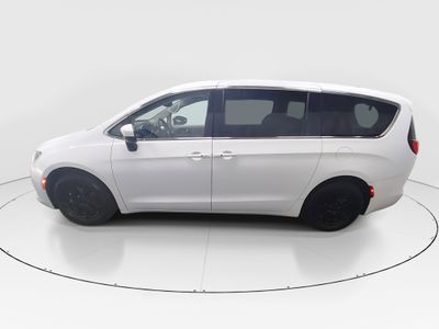 2023 Chrysler Voyager - Photo 4