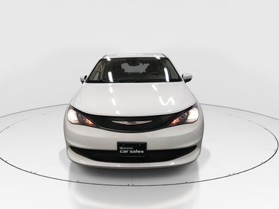 2023 Chrysler Voyager - Photo 2