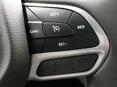 2023 Chrysler Voyager - Photo 18