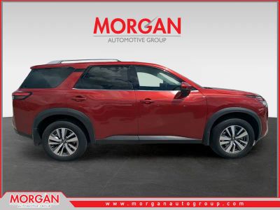 2024 Nissan Pathfinder — side profile view