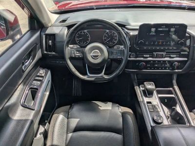 2024 Nissan Pathfinder — photo 16 view