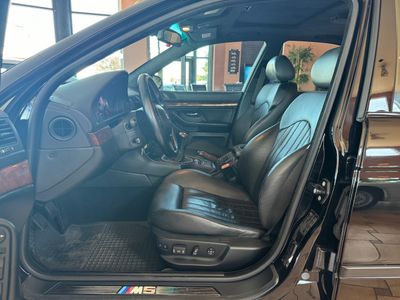 2002 BMW M5 — photo 10 view