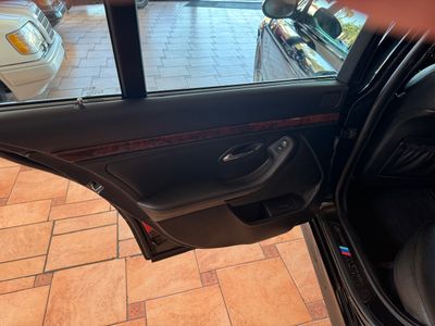 2002 BMW M5 — photo 8 view