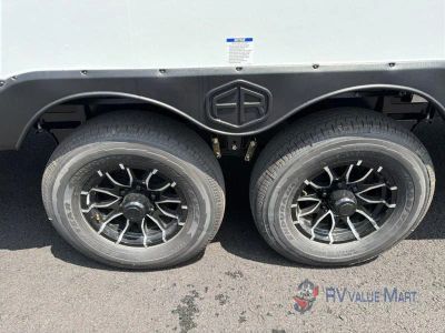 2027 Forest River Surveyor Legend — photo 17 view