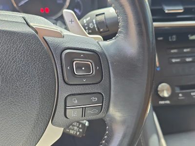 2018 Lexus IS — photo 31 view