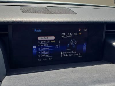 2018 Lexus IS — photo 23 view