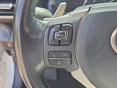 2018 Lexus IS — photo 30 view