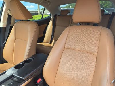 2018 Lexus IS — photo 21 view