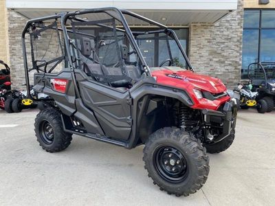 2025 Honda Pioneer 1000-5 - Photo 1