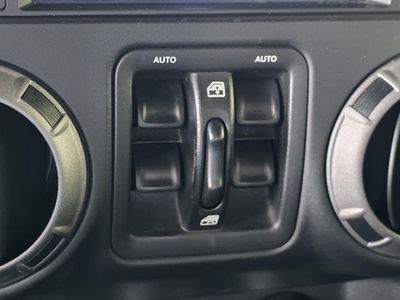 2018 Jeep Wrangler JK — photo 18 view