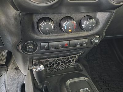 2018 Jeep Wrangler JK — photo 19 view