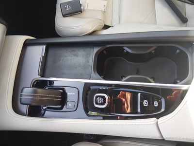 2022 Volvo XC90 Recharge Plug-In Hybrid - Photo 17
