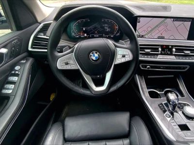 2022 BMW X7 — detail view