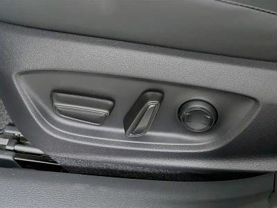 2026 Toyota Prius Plug-In Hybrid — photo 13 view