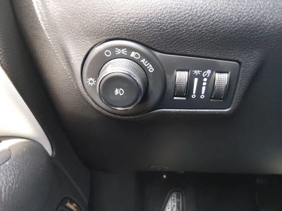 2023 Jeep Compass — photo 13 view