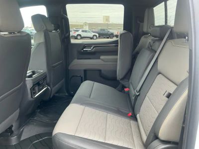 2026 Chevrolet Silverado 1500 — photo 17 view
