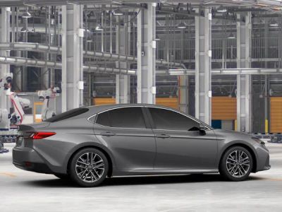 2026 Toyota Camry - Photo 13