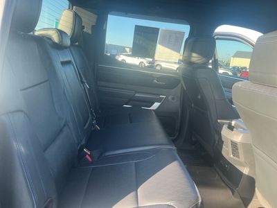 2022 Toyota Tundra 4WD — photo 18 view